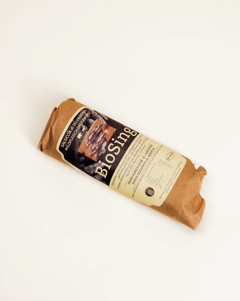 Luftgetrocknete Salami mit Bärenfleisch und Hirschfleisch