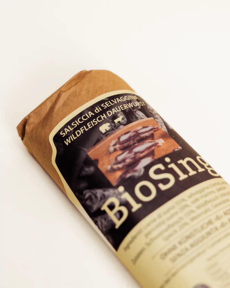 Luftgetrocknete Salami mit Bärenfleisch und Hirschfleisch